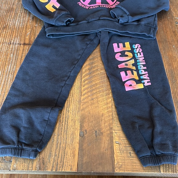Black Matching Sweatsuit.  Peace, Love & Happiness Girls Size Medium GUC - Picture 7 of 9